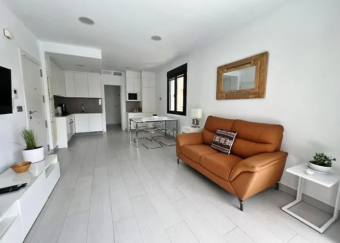 Luxury & New With Pool Ii פואנגירולה